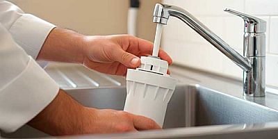 ¿Cada cuánto cambiar filtros de agua o descalcificar maquinaria? Evita averías caras