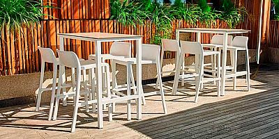 Foto del artículo ¿Cómo elegir Mesas Altas profesionales para bar o restaurante?
