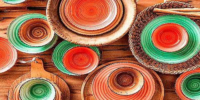 ¿Cuáles son los materiales de vajilla profesional más resistentes a golpes y uso intensivo en lavavajillas industriales?