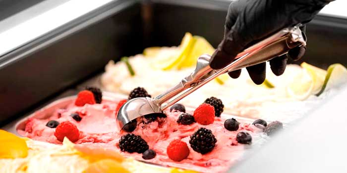 Foto del artículo: ¿Qué mantenimiento preventivo y limpieza necesita una Vitrina de Helados profesional?