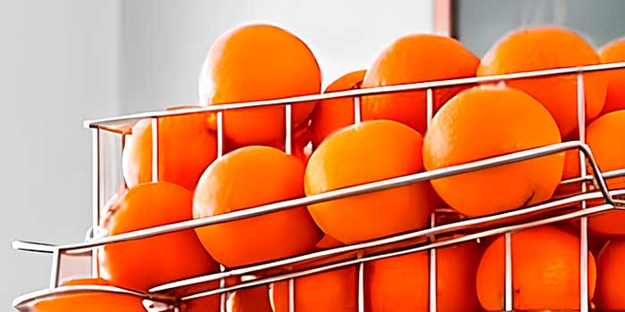 Foto artículo ¿Qué máquina de zumo profesional conviene para una cafetería con alta demanda y producción continua?