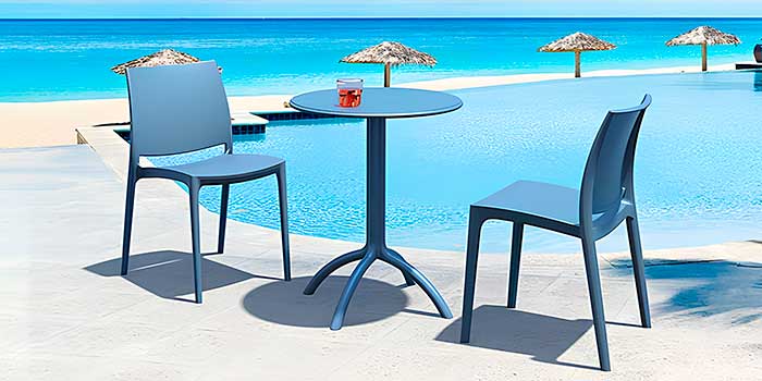 Foto artículo ¿Qué material es mejor en sillas para zonas húmedas?