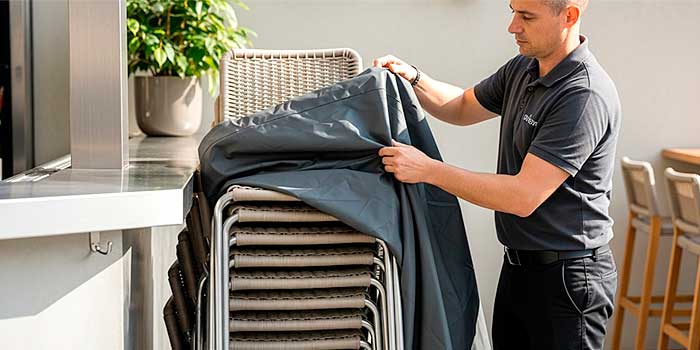 Foto del artículo: ¿Cómo proteger las sillas de exterior de la intemperie?