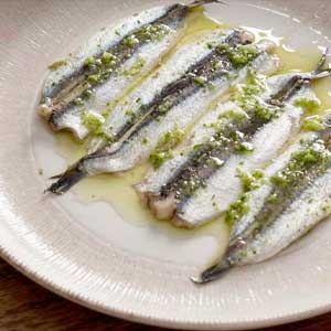 Ilustración con Vajillas de Cerámica y Gres